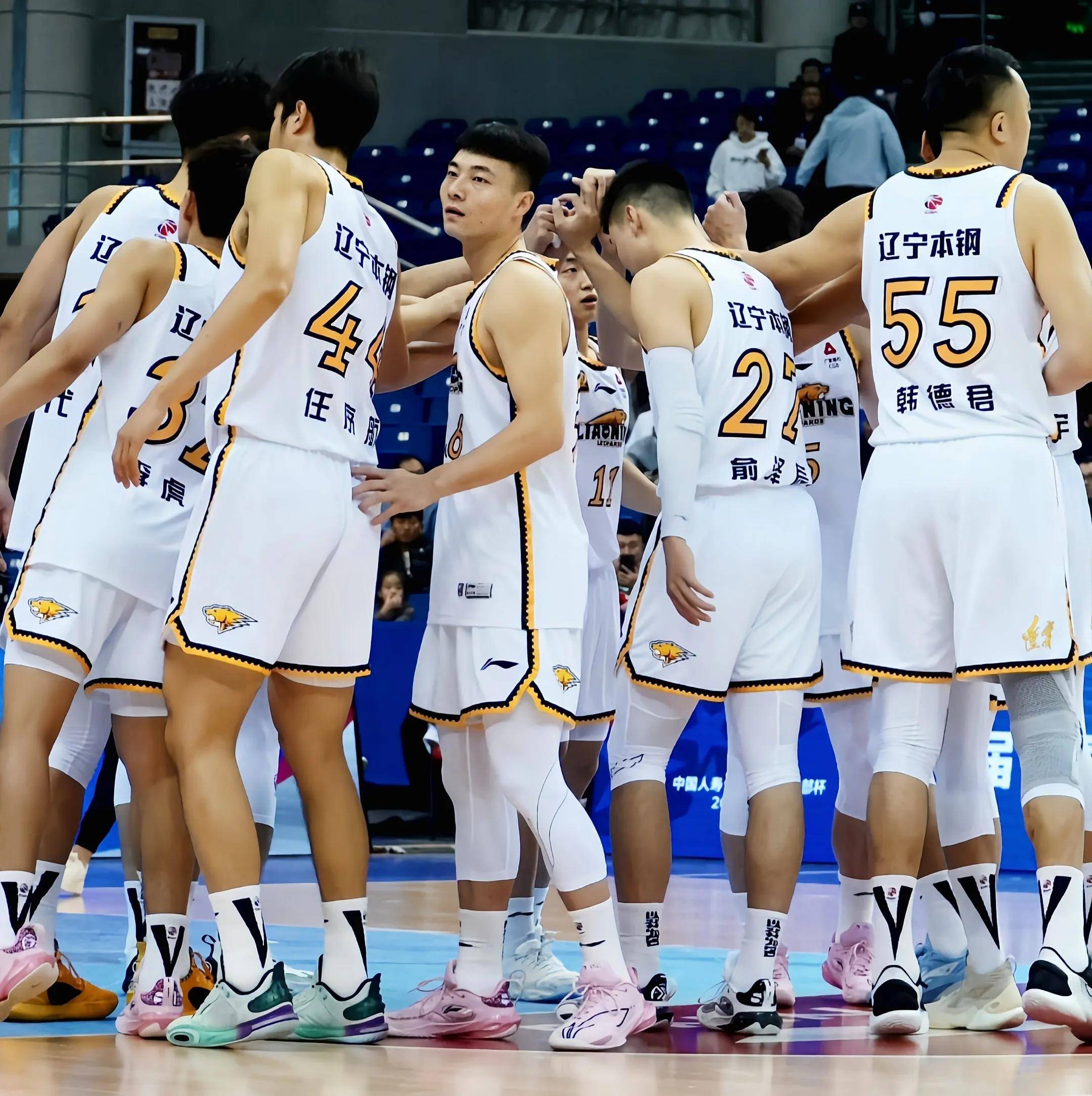 CBA选手刷新世界纪录,震撼全场的简单介绍 CBA选手刷新世界纪录,震撼全场的简单介绍